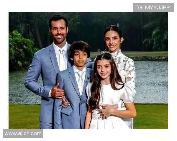 足球明星卡卡与妻子的爱情故事及家庭生活揭秘