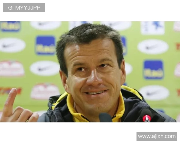 你们心目中的足球明星是谁他们的英文名字和成就分享